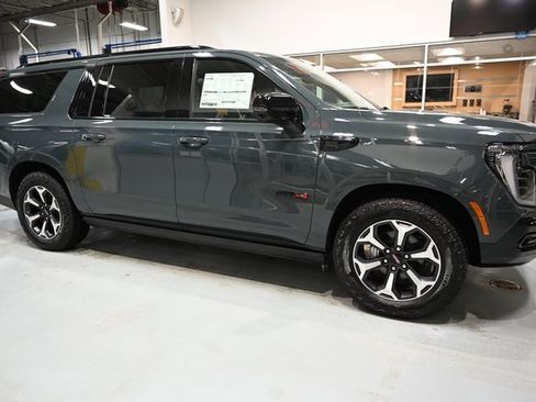 New 2026 GMC Yukon XL AT4 Ultimate w/ LPO, Illumination Package image 4