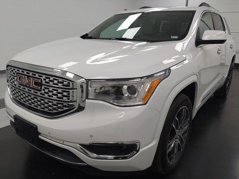 Used 2019 GMC Acadia Denali w/ Technology Package FWD image 15