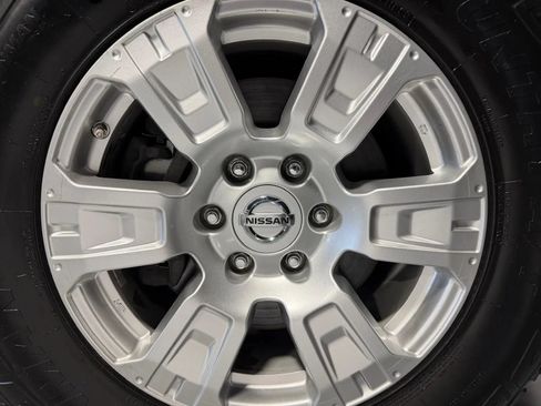 Used 2018 Nissan Titan S AWD/4WD image 10