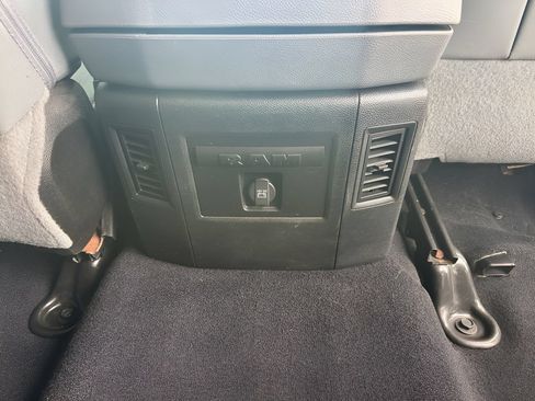 Used 2019 RAM 1500 Classic SLT AWD/4WD image 16