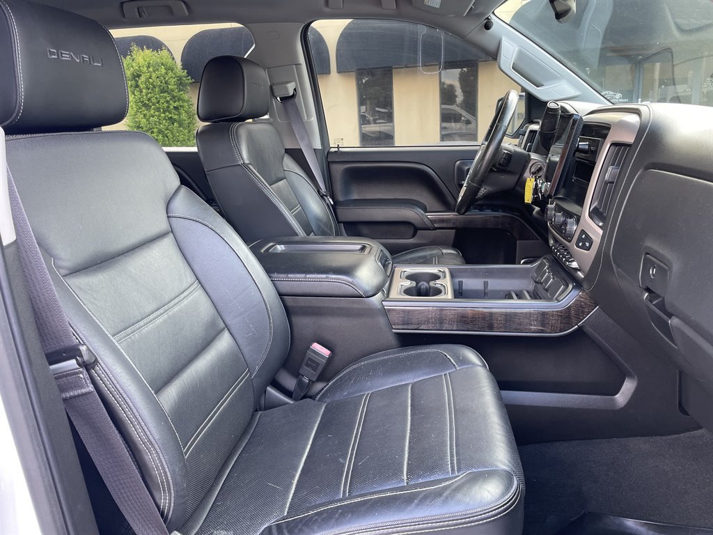 Used 2015 GMC Sierra 2500 Denali w/ Duramax Plus Package AWD/4WD image 22