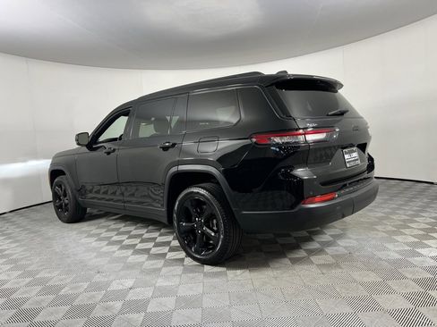 Used 2024 Jeep Grand Cherokee L Limited w/ Black Appearance Package image 9