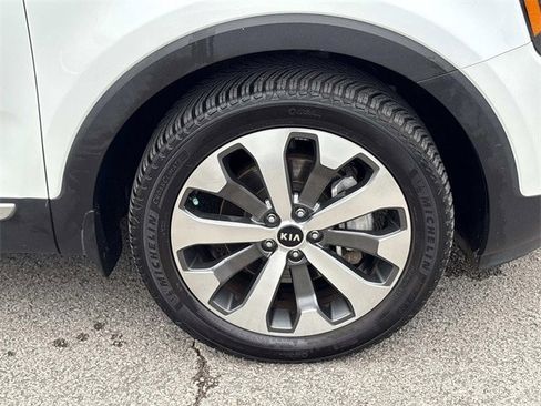 Used 2020 Kia Telluride S w/ S 8 Passenger Seating Package image 9