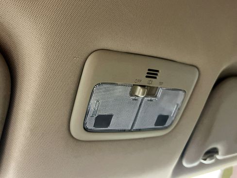 Used 2014 Toyota Corolla LE image 22