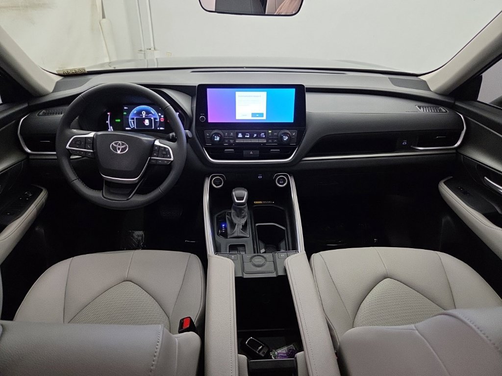 Used 2026 Toyota Grand Highlander AWD Hybrid image 26