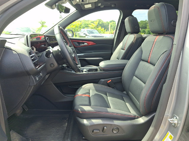 Used 2026 Chevrolet Traverse RS AWD/4WD image 2