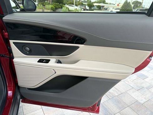 Certified 2025 Lincoln Nautilus Reserve AWD/4WD image 23