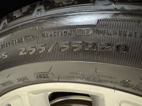 Used 2021 Ford Explorer XLT w/ Equipment Group 202A image 27