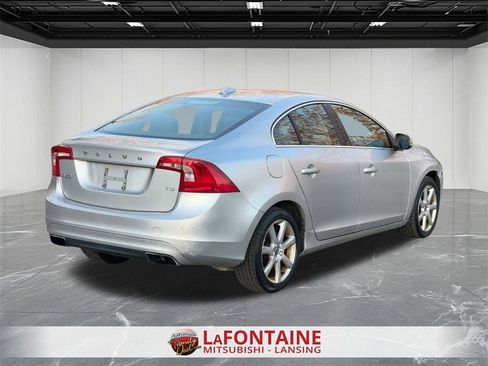 Used 2016 Volvo S60 T5 Premier image 5