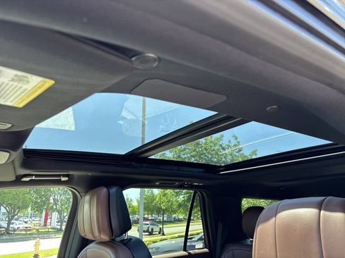 Used 2025 Lincoln Navigator Reserve AWD/4WD image 24