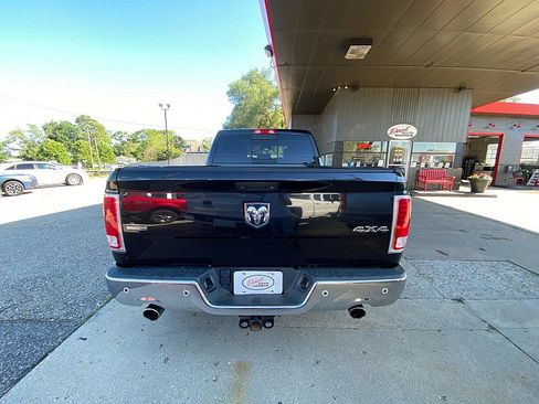 Used 2017 RAM 1500 Laramie AWD/4WD image 3