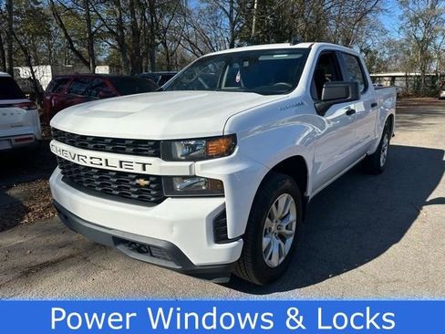 Used 2020 Chevrolet Silverado 1500 Custom w/ Custom Value Package image 3
