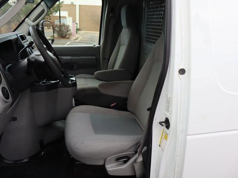 Used 2013 Ford E-250 and Econoline 250 image 21