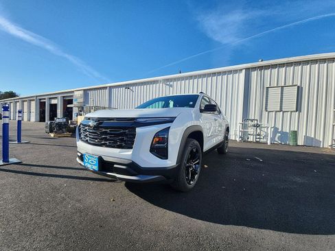 New 2026 Chevrolet Equinox LT w/ Convenience Package II image 1