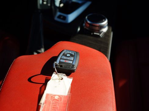 Used 2018 BMW M3 image 59