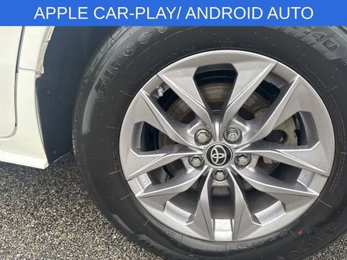 Used 2021 Toyota Sienna XLE image 15