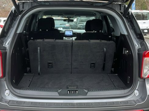 Used 2021 Ford Explorer XLT image 26