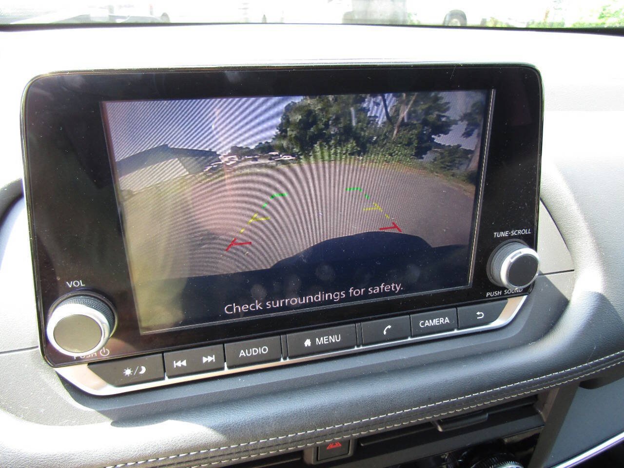 Used 2024 Nissan Rogue S AWD/4WD image 13
