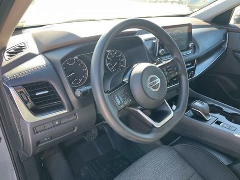 Used 2021 Nissan Rogue SV image 13