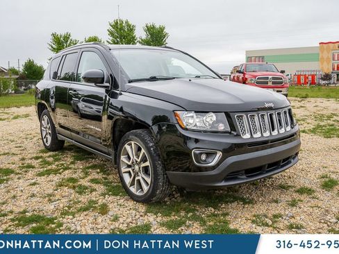 Used 2017 Jeep Compass High Altitude AWD/4WD image 32