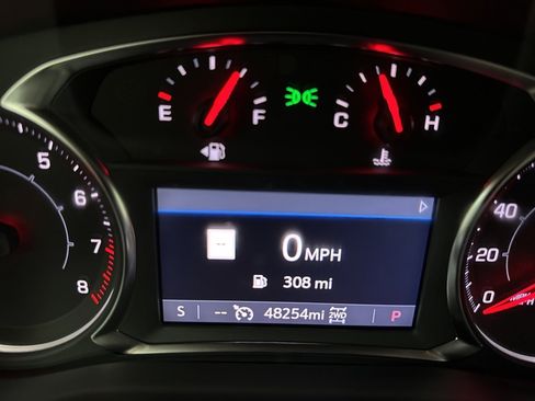 Used 2023 GMC Acadia AT4 w/ Preferred Package image 14