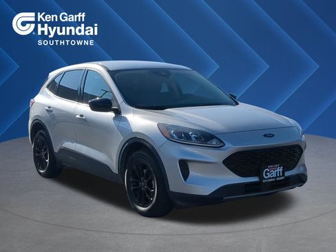 Used 2020 Ford Escape SE Sport image 1