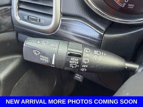 Used 2019 Jeep Grand Cherokee Laredo RWD image 29