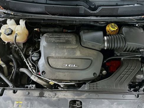 Used 2017 Chrysler Pacifica Limited w/ Advanced Safetytec Group image 33