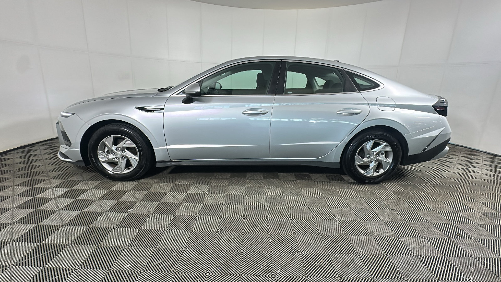 Certified 2026 Hyundai Sonata SE FWD image 7
