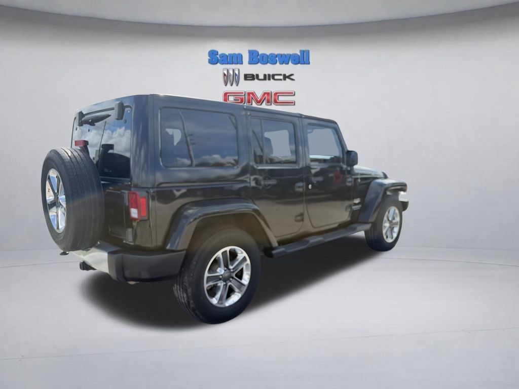Used 2015 Jeep Wrangler Unlimited Sahara w/ Connectivity Group AWD/4WD image 9
