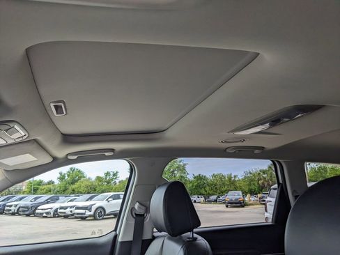 Used 2025 Kia Telluride S AWD/4WD image 23