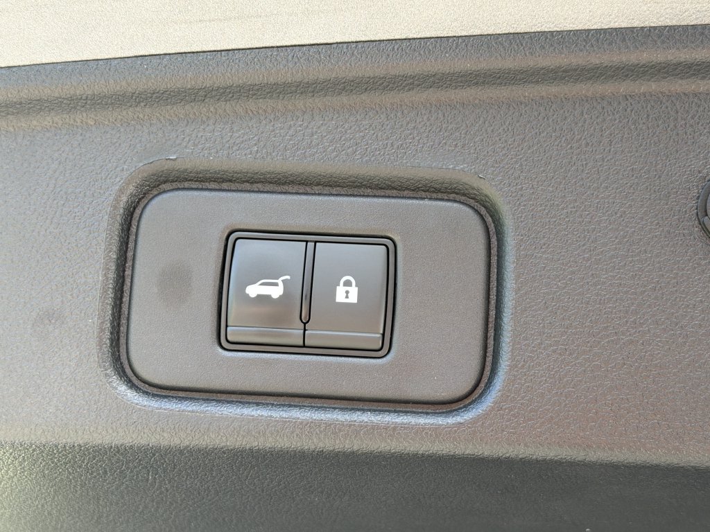 Used 2023 Nissan Pathfinder SL w/ Lighting Package (N92) AWD/4WD image 15