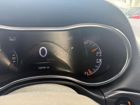 Used 2021 Jeep Grand Cherokee Limited w/ Luxury Group II image 12