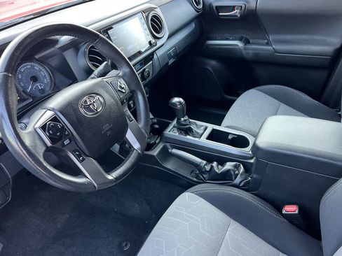 Used 2021 Toyota Tacoma TRD Off-Road image 12