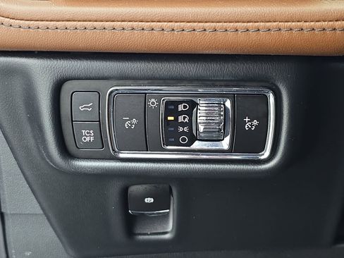 Used 2023 Lincoln Nautilus Reserve image 26