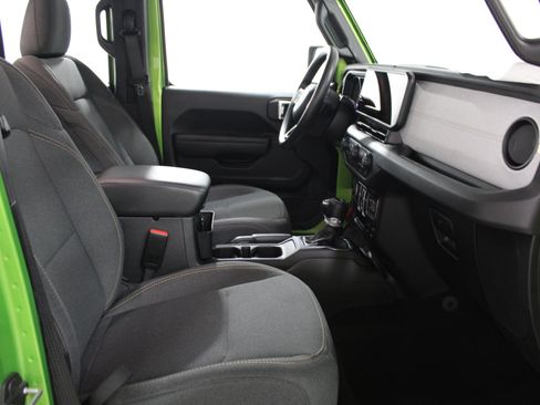 Used 2025 Jeep Gladiator Sport AWD/4WD image 24