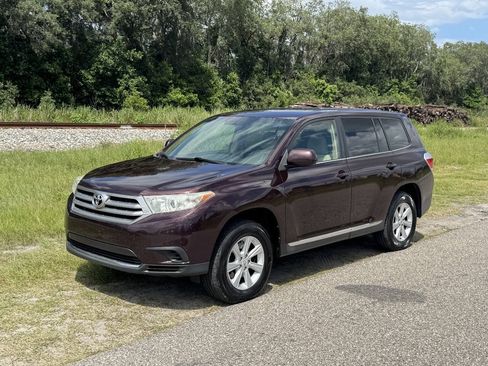 Used 2013 Toyota Highlander 4WD w/ Cold Weather Pkg image 1