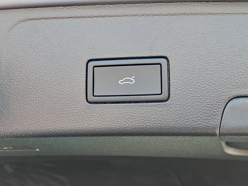 New 2026 Volkswagen Atlas Cross Sport SEL R-Line image 9