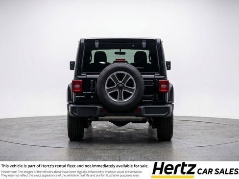 Used 2025 Jeep Wrangler Sahara image 7