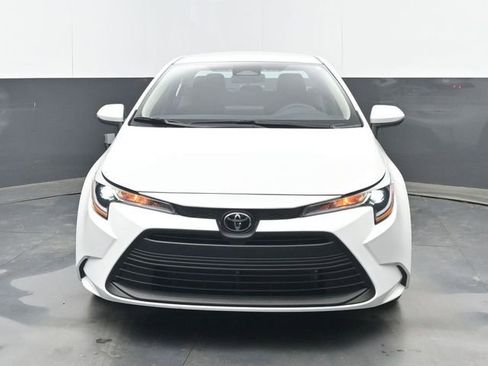 Used 2025 Toyota Corolla LE w/ Convenience Package image 18