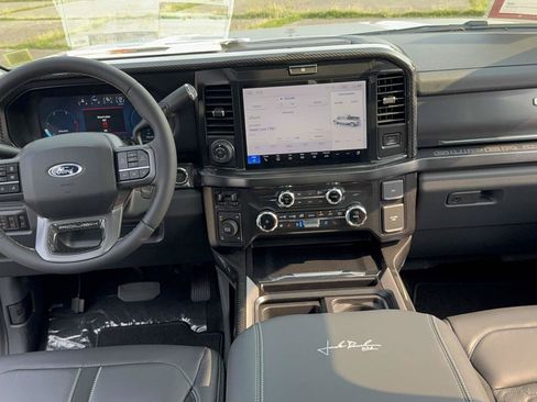 New 2026 Ford F250 Lariat w/ Black Appearance Package AWD/4WD image 15