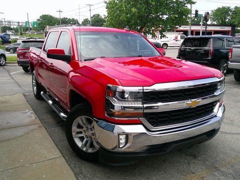 Used 2018 Chevrolet Silverado 1500 LT w/ All Star Edition RWD image 4