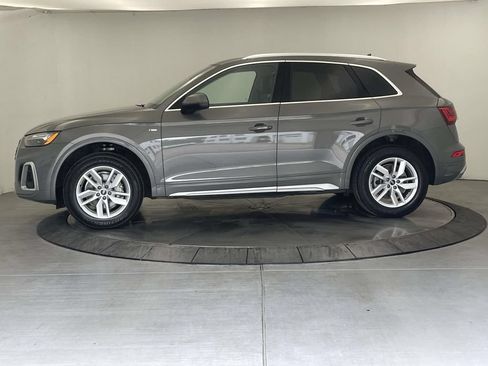 Certified 2023 Audi Q5 2.0T Premium w/ Convenience Package AWD/4WD image 2