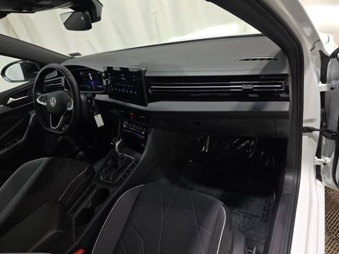 Used 2025 Volkswagen Jetta Sport FWD image 32