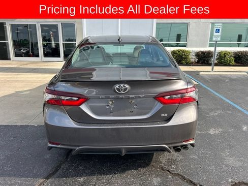 Used 2022 Toyota Camry SE FWD image 6