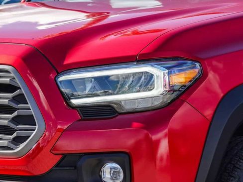 Used 2023 Toyota Tacoma TRD Off-Road image 8