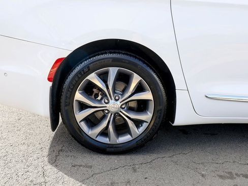 Used 2020 Chrysler Pacifica Limited w/ Tire & Wheel Group image 24