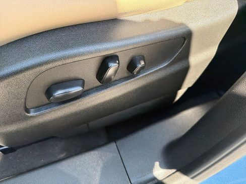 Used 2024 Cadillac XT4 Luxury image 16