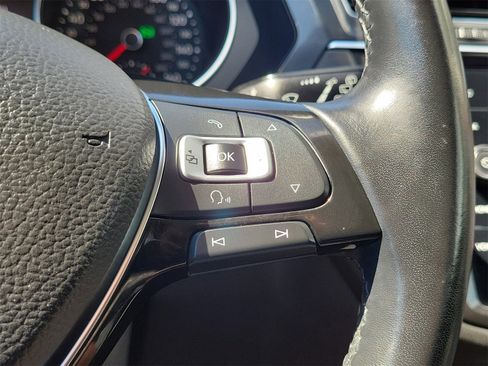 Used 2018 Volkswagen Tiguan SEL image 18