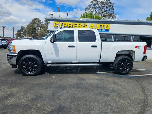 Used 2014 Chevrolet Silverado 2500 LT w/ Interior Plus Package AWD/4WD image 2